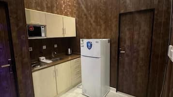 Cafetera y tetera y tetera eléctrica