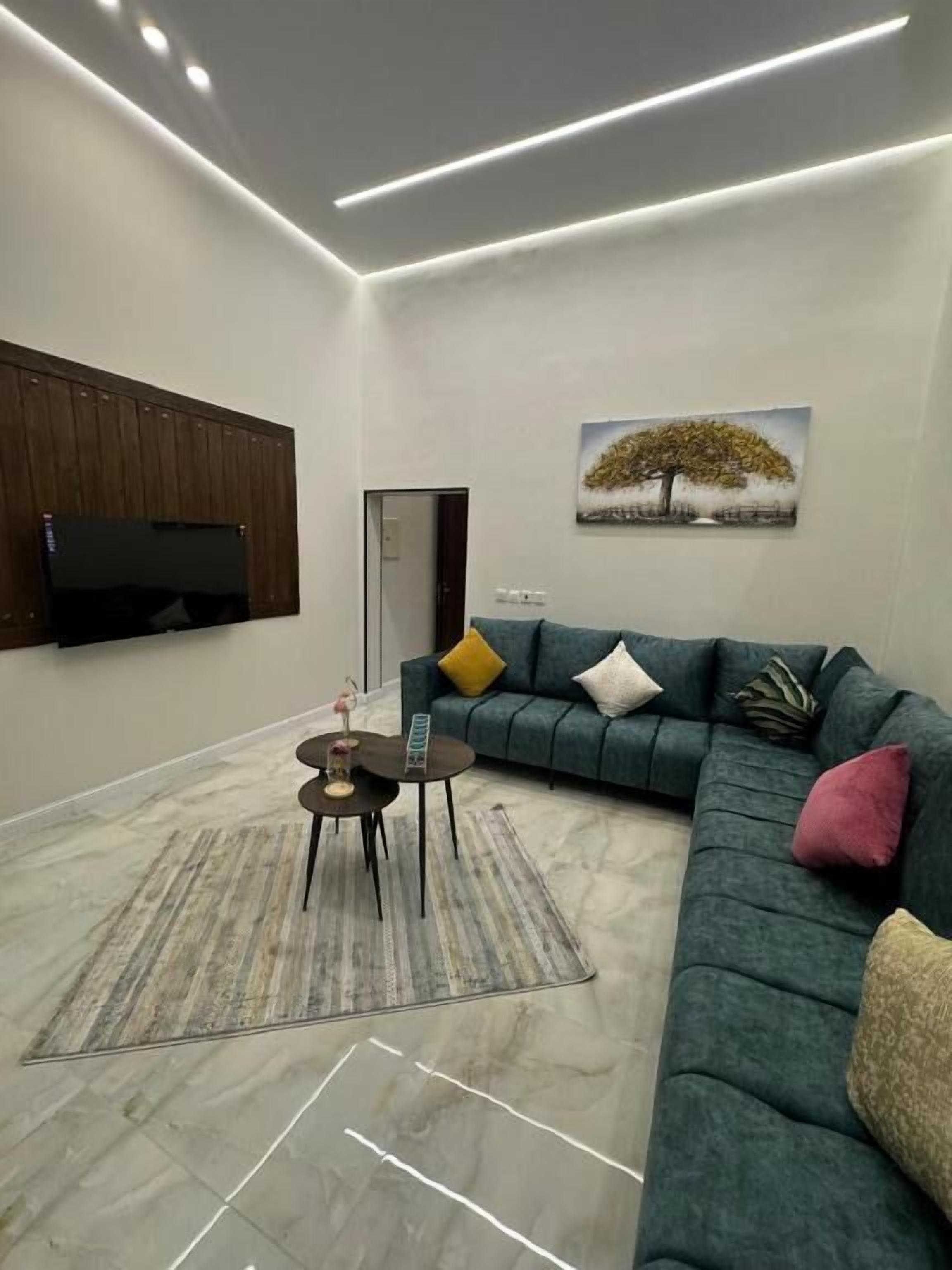 Chalet, 1 habitación | Zona de estar | Televisión de pantalla plana de 32 pulgadas con canales por satélite