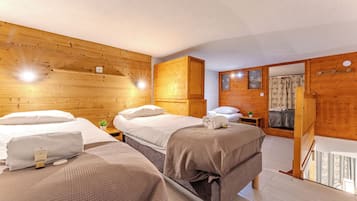 Deluxe Apartment, Balcony, Garden View | Premium bedding, laptop workspace, free cribs/infant beds, free WiFi