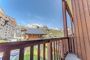 Deluxe Apartment, Balcony, Mountain View | Balcony