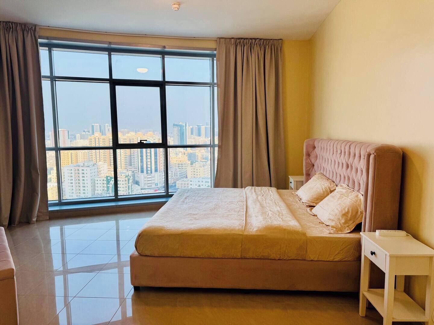 2 chambres, fer et planche à repasser