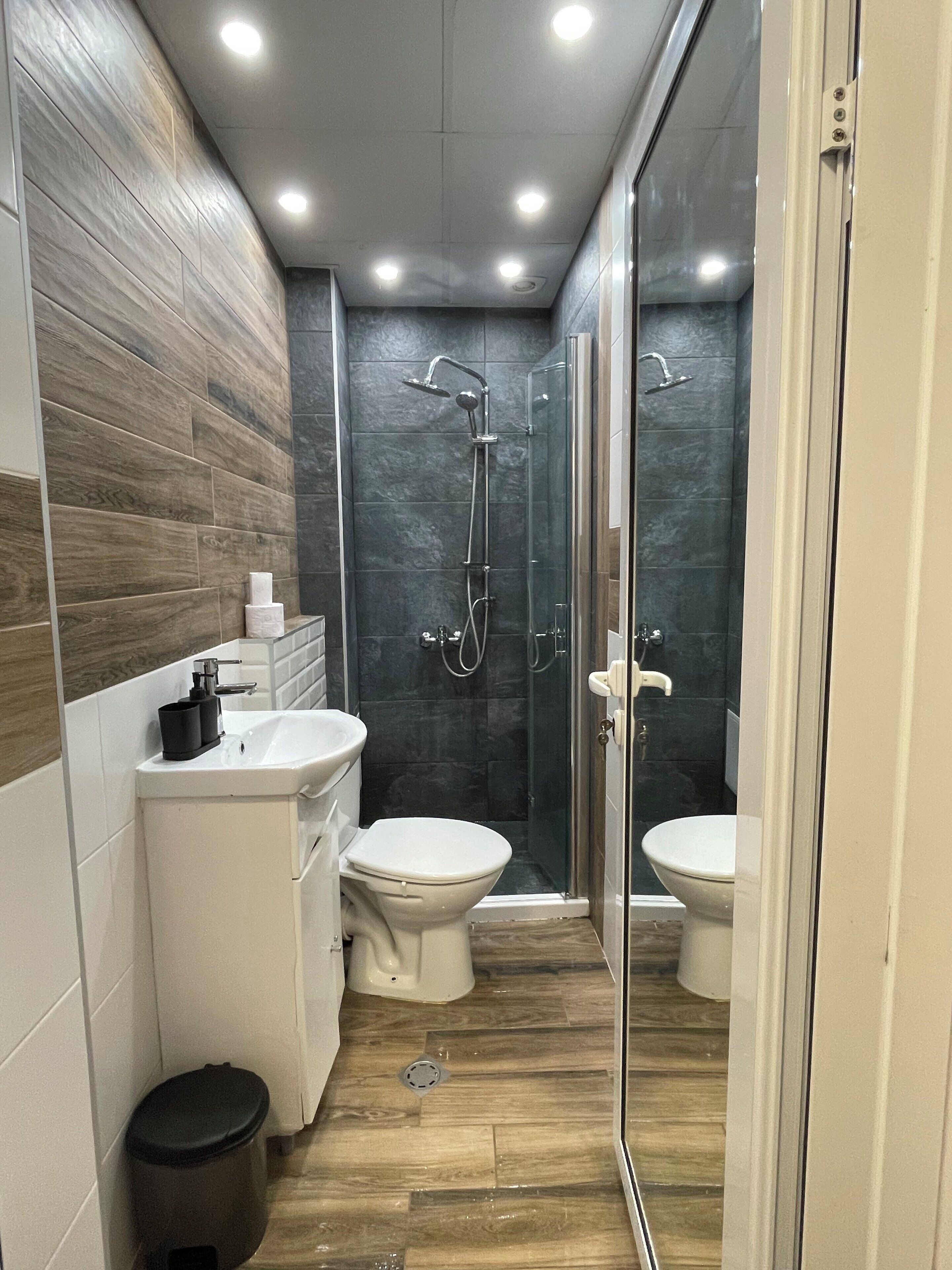 Family Apartment, Courtyard View | Bathroom | Slippers