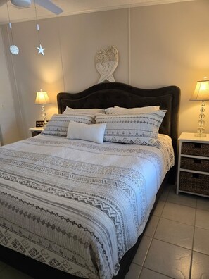 2 habitaciones, tabla de planchar con plancha, wifi y ropa de cama 