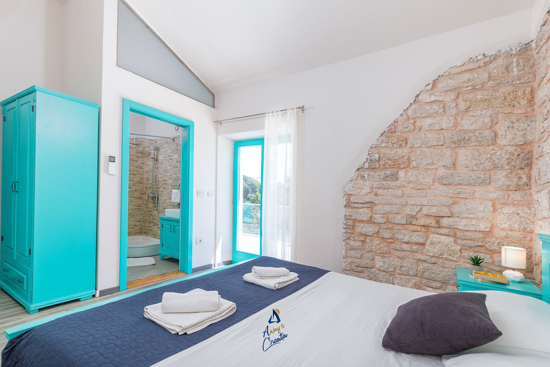 3 bedrooms, iron/ironing board, travel crib, free WiFi