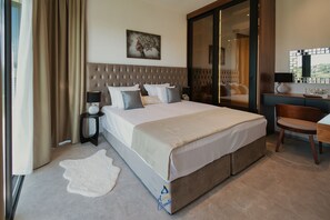 4 habitaciones, tabla de planchar con plancha y cuna de viaje 