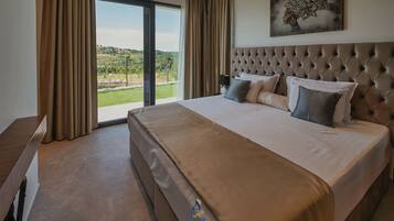 4 bedrooms, iron/ironing board, travel crib, free WiFi