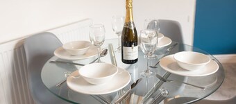 Modern House, ideal for families & contractors!