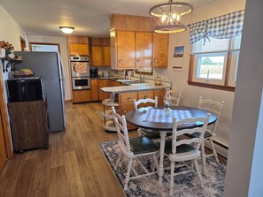 Private kitchen - Family friendly, 1960's farmhouse on grain farm with AC in rural setting. (Metcalf)