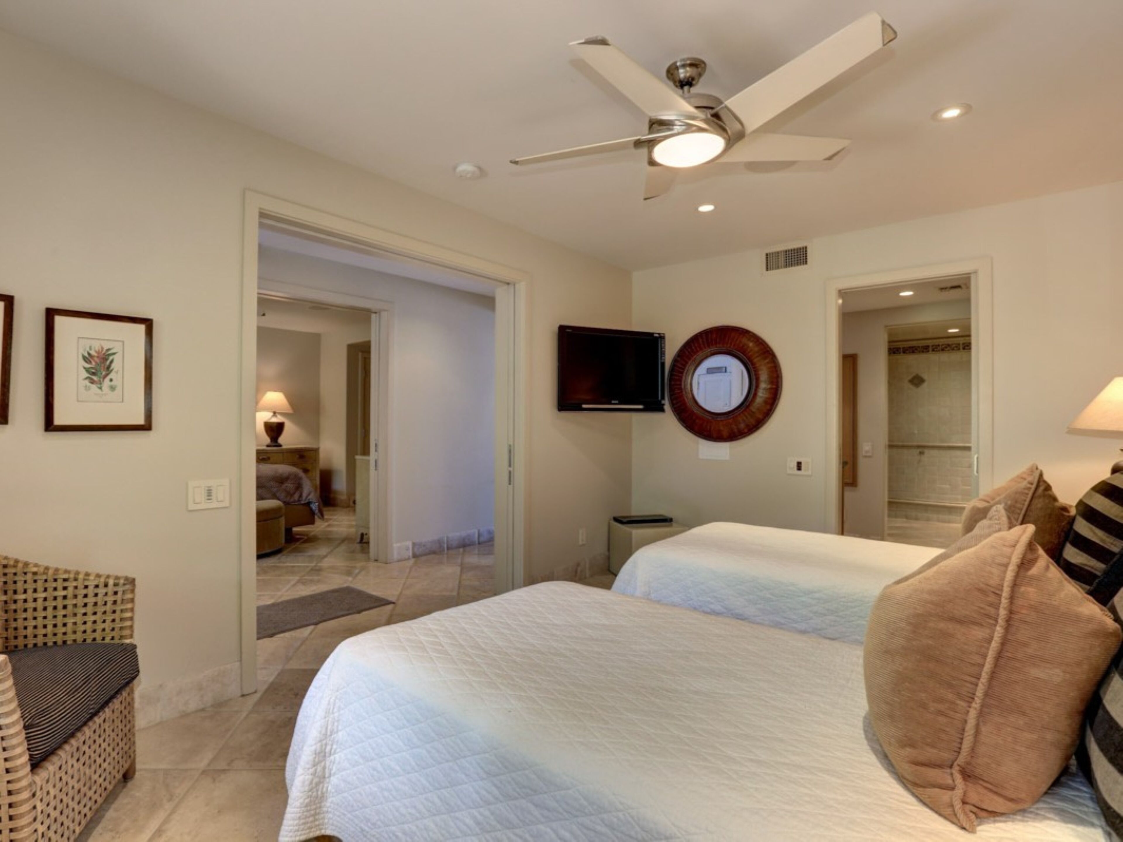 2 bedrooms, iron/ironing board, WiFi, bed sheets