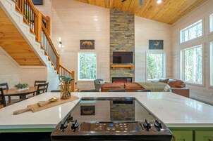 Cabin, Multiple Beds, Hot Tub (Starlight Retreat) | Interior