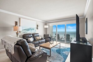 Televisión y oficina 