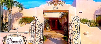 SEDONA SUITE - Enchanting Southwest Charm