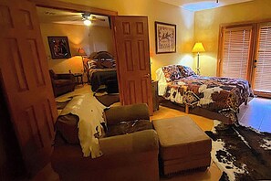 Iron/ironing board, Internet, bed sheets