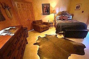 Iron/ironing board, Internet, bed sheets