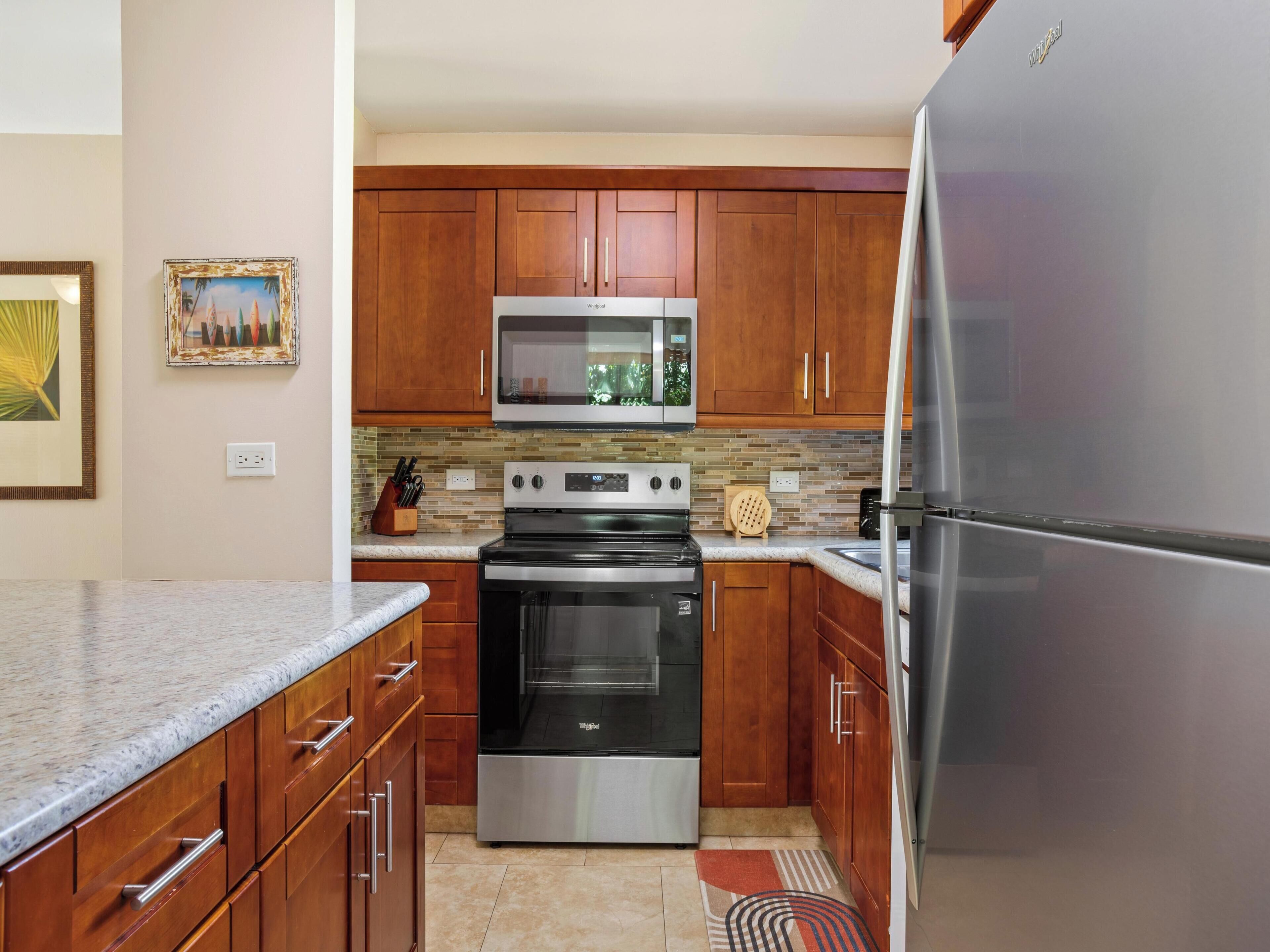 Fridge, microwave, oven, stovetop