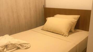 WiFi, bed sheets