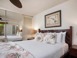 2 bedrooms, iron/ironing board, WiFi, bed sheets - Garden Retreat Close to Top Beach (Wailea)