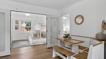 6 quartos, Wi-Fi de cortesia, roupa de cama