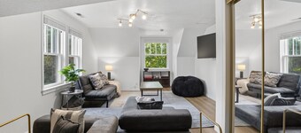 Garden Home Estate, Two Kitchens