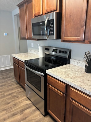 Microones, forn, placa de cuina i rentaplats