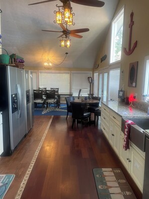 Dining - Marvelous Master on the Water at Lake Anna with Tv and Full Bathroom (Orange)