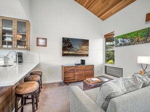 TV, offices - Stylish Beach Studio - Professional Managed (Wailea)
