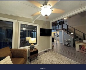 Interior - Updated, fully-furnished 3+bedroom lake front cabin in beautiful Pequot Lakes. (Pequot Lakes)