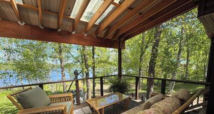 Updated, fully-furnished 3+bedroom lake front cabin in beautiful Pequot Lakes.