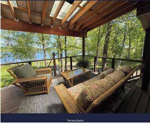 Updated, fully-furnished 3+bedroom lake front cabin in beautiful Pequot Lakes.