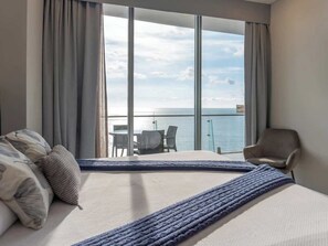 Bügeleisen/Bügelbrett, WLAN, Bettwäsche