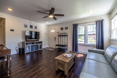 Dog and Fly Fishing Friendly 2-bedroom House in Downtown Casper