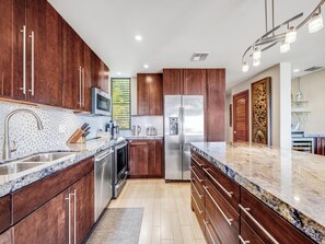 Coffee/tea maker, fridge, microwave, oven