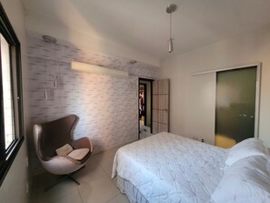 3 bedrooms, iron/ironing board, Internet
