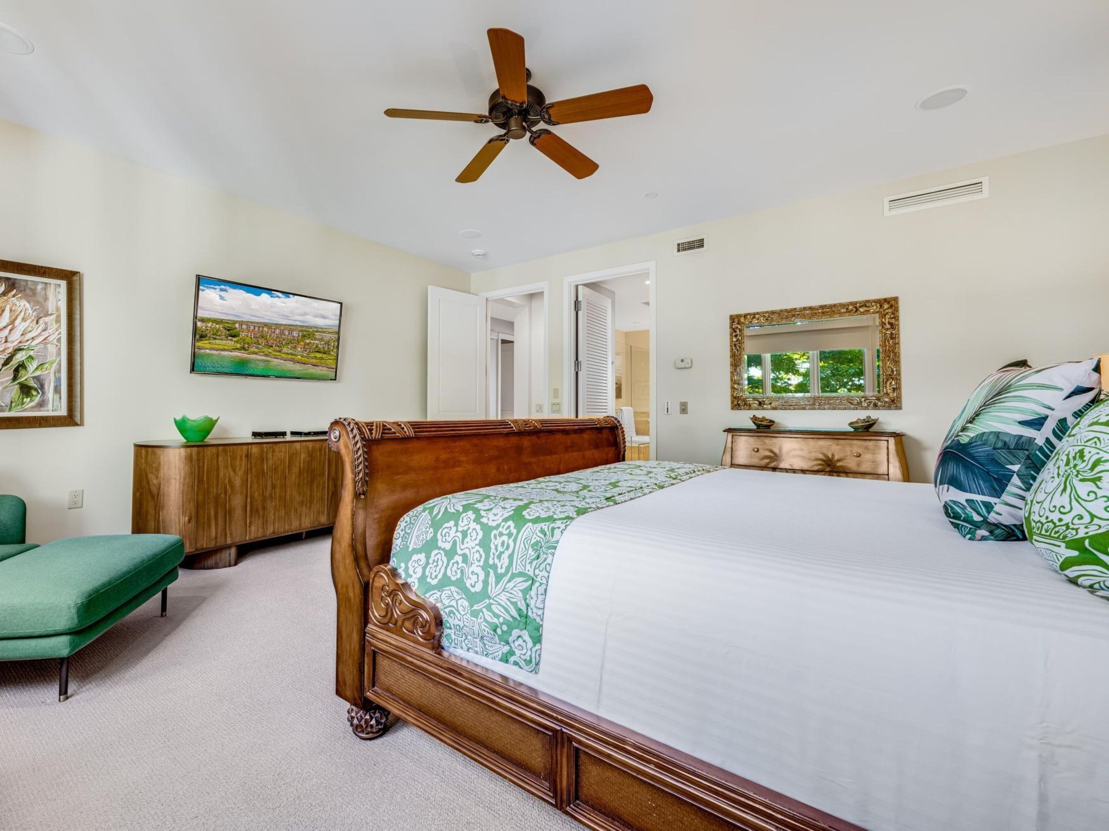 3 bedrooms, iron/ironing board, WiFi, bed sheets