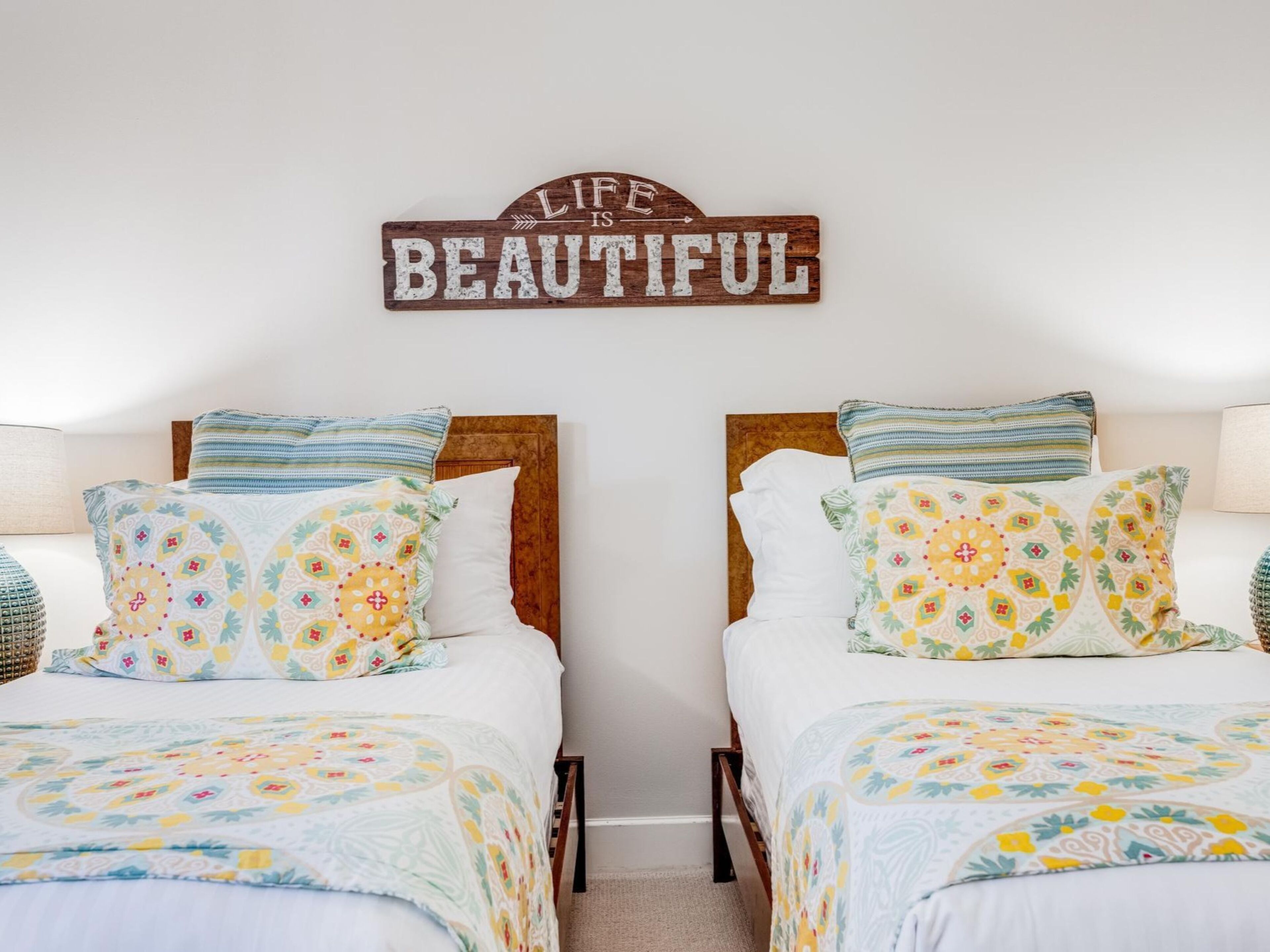 3 bedrooms, iron/ironing board, WiFi, bed sheets