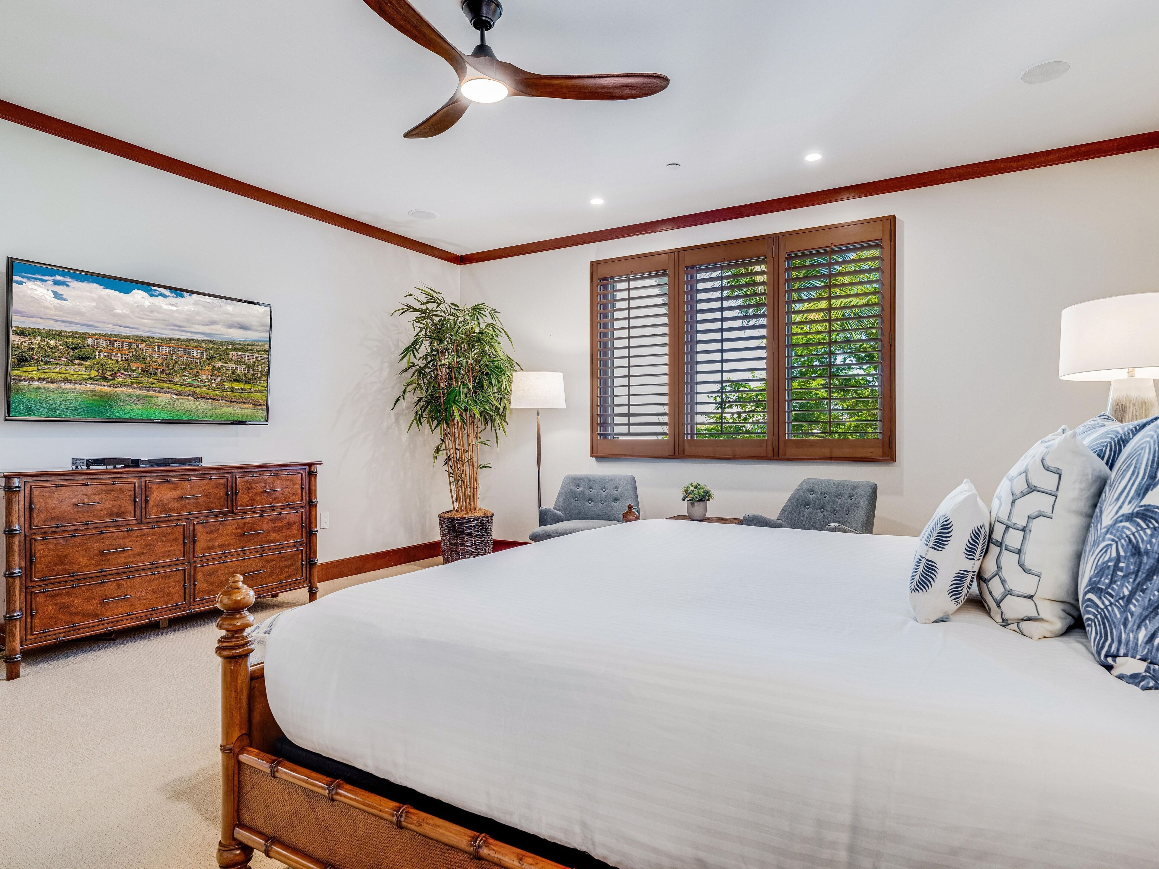 3 bedrooms, iron/ironing board, WiFi, bed sheets