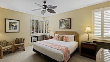 Tabla de planchar con plancha, wifi y ropa de cama
