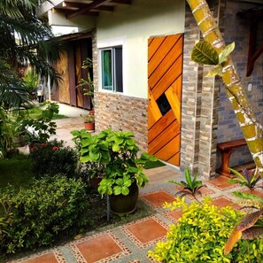 Suite, vistas al jardín | Wifi gratis