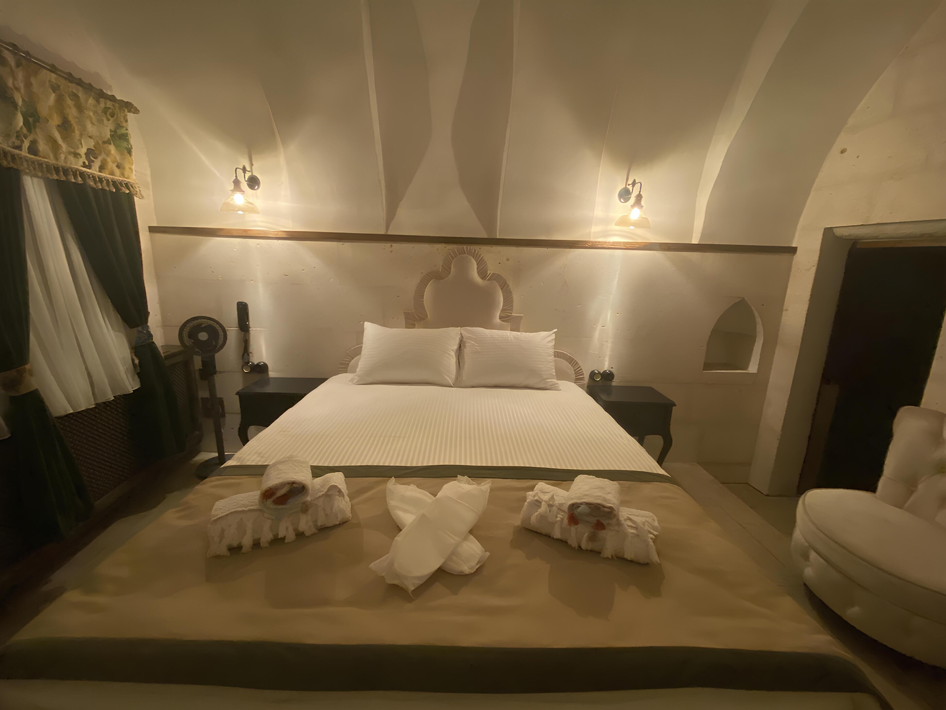 舒适客房, 庭院景观 | 客房内保险箱、办公桌、隔音、熨斗/熨板