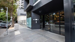 تفاصيل الفندق من الخارج