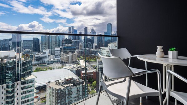 تناول الطعام بالخارج