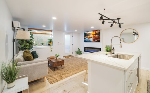 Luxury all brand new home - 2 bed 2 bath and very private!