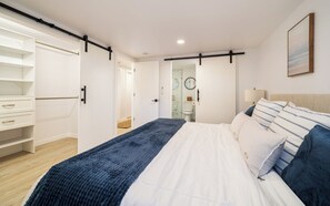 2 عدّة غرف نوم وواي فاي وملاءات أسرّة