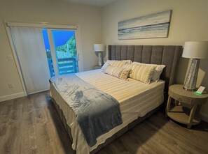 2 soverom, strykejern/-brett, internettilgang og sengetøy