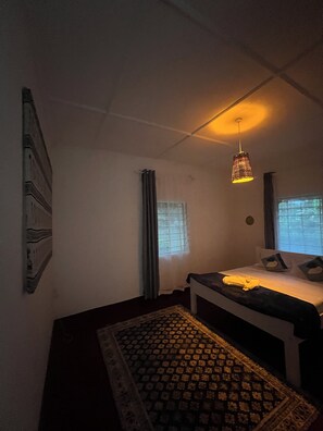 Iron/ironing board, free WiFi