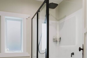 Bruser, miljøvenlige toiletartikler, hårtørrer