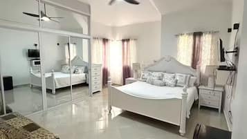 4 dormitorios, tabla de planchar con plancha, wifi y ropa de cama