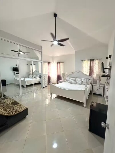 Villa Abuela Samana • 4BR Luxury w/ Jacuzzi
