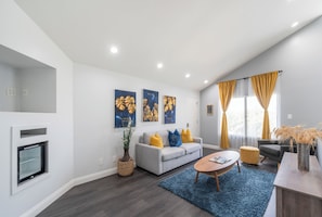 Smart TV, books, stereo