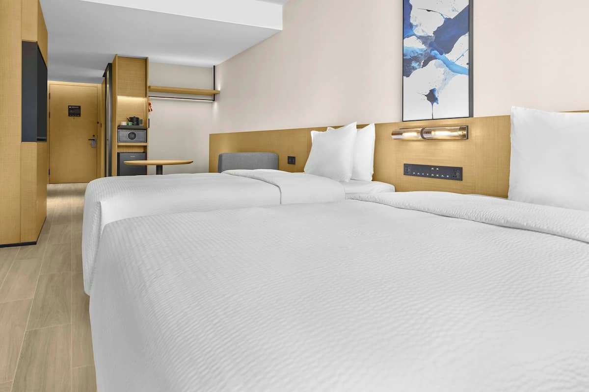 Business Room, 2 Double Beds, City View | Free WiFi